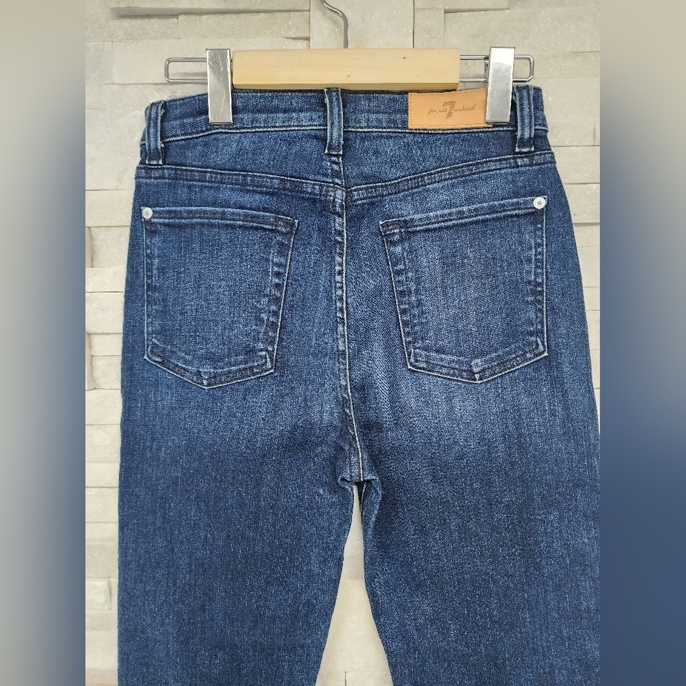Bundle jeans ,vintage luxe, and Levi's - Picture 6 of 11